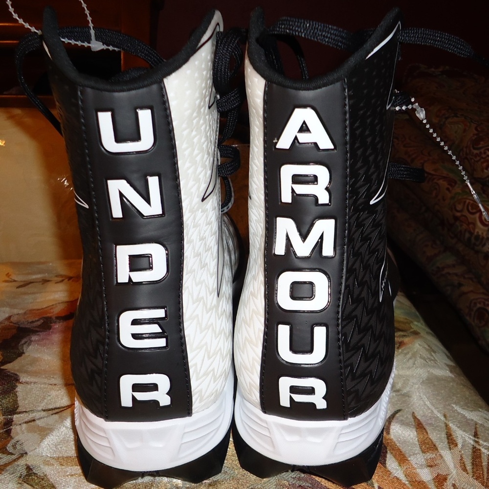 UA Highlight Cleats